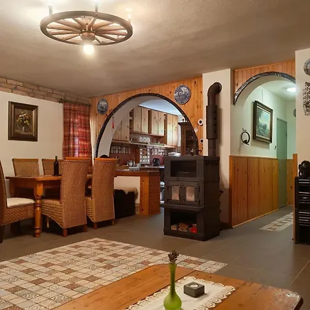 Szendergo - Pincefalu Apartmán